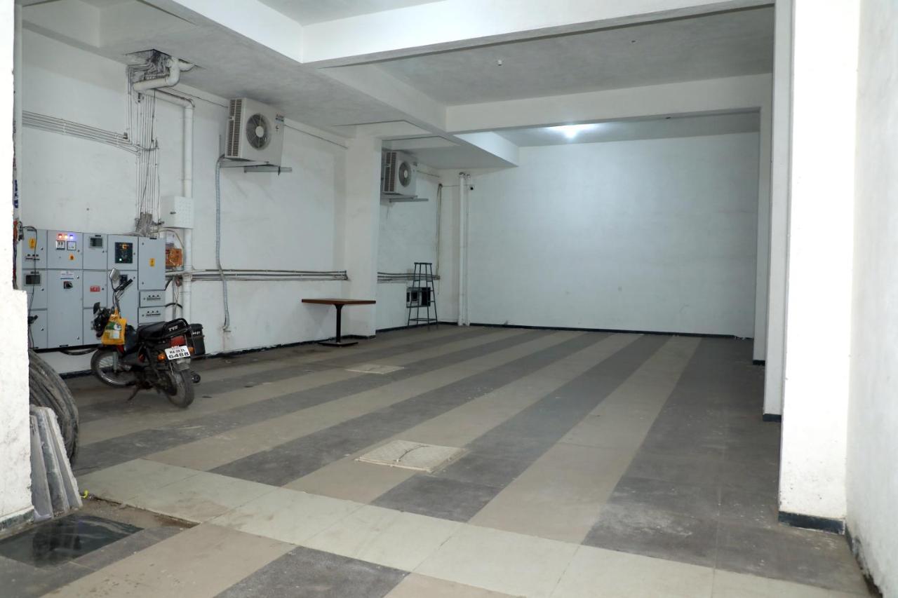 Vov Hotels Vijayapura Bijapur  Ngoại thất bức ảnh