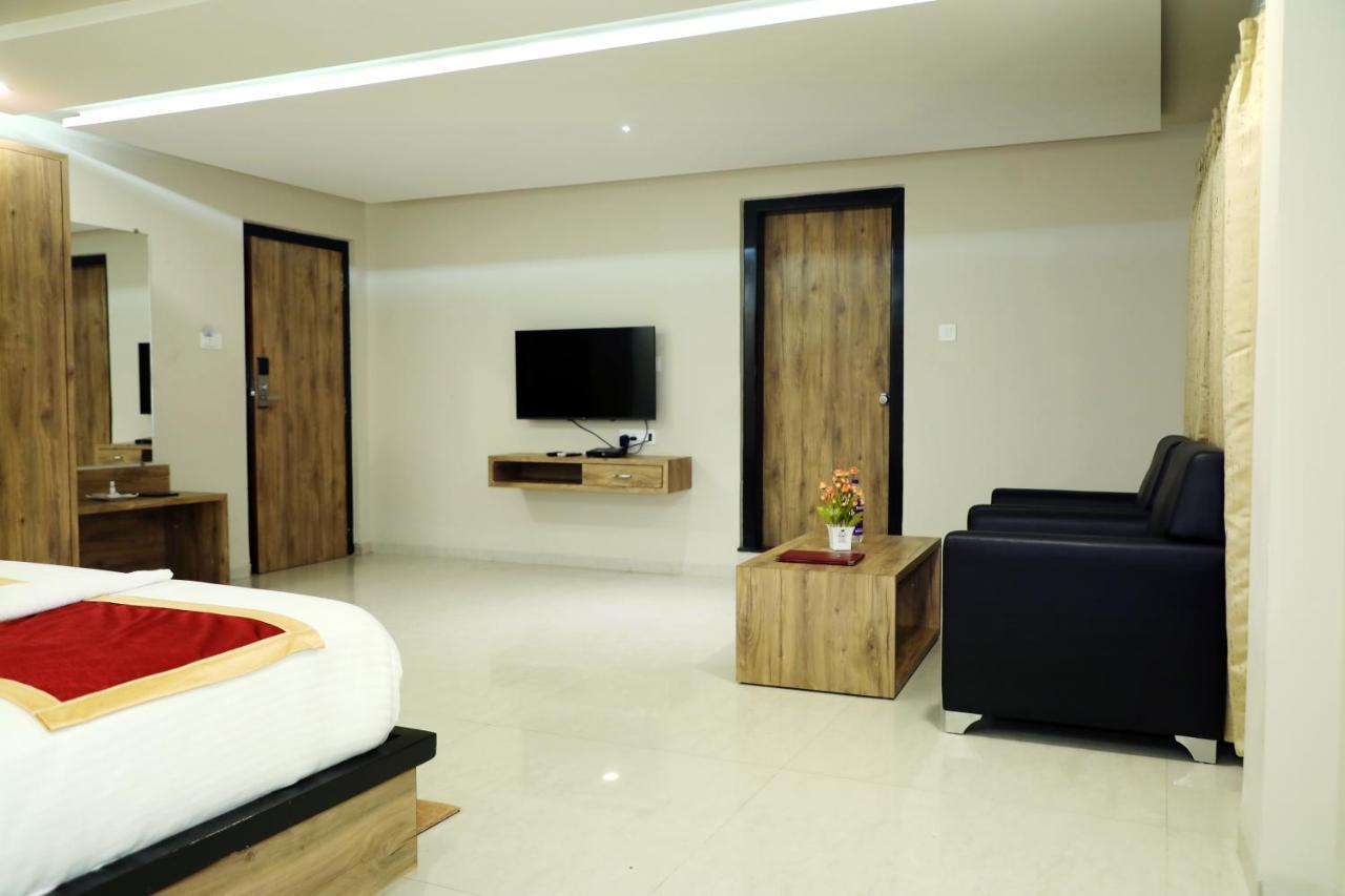 Vov Hotels Vijayapura Bijapur  Ngoại thất bức ảnh