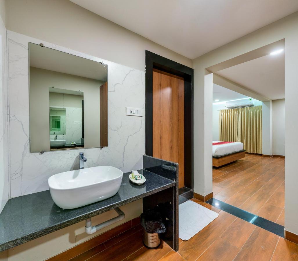 Vov Hotels Vijayapura Bijapur  Ngoại thất bức ảnh